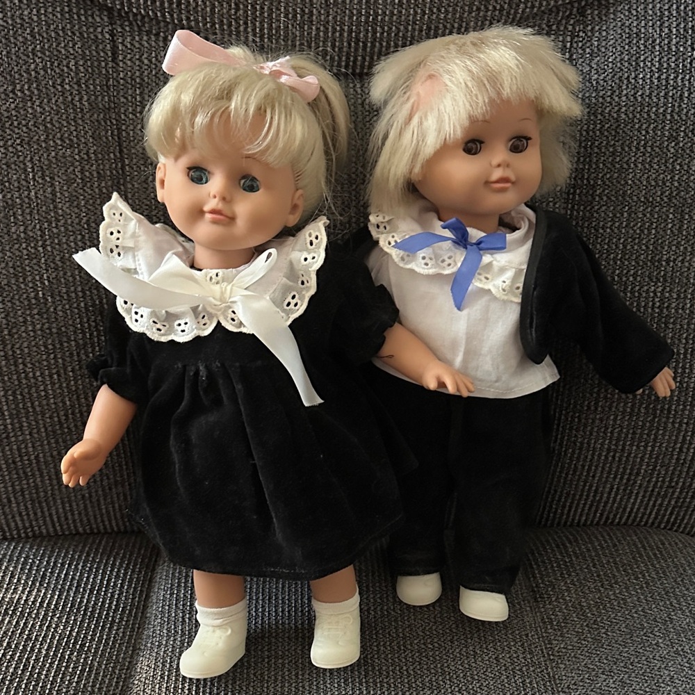 Lissi Dolls Twins Blonde Doll Pair Black Outfits